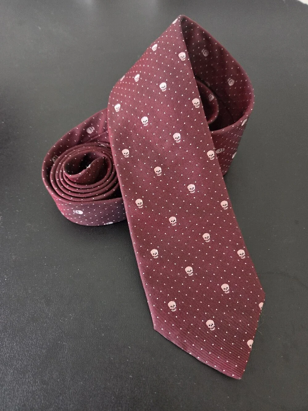 💀 Express Design Studio Premium Silk Skull Tie - Oxblood